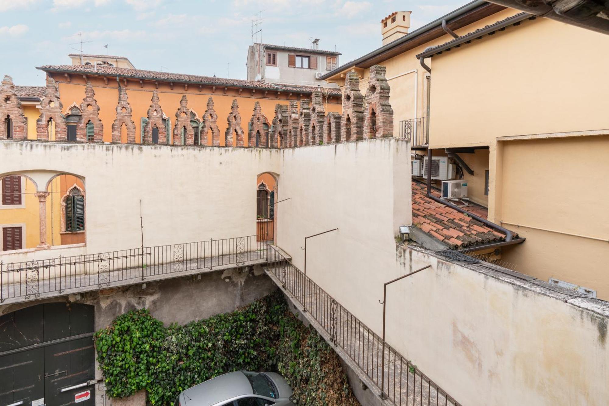 Palazzo Delle Guglie By Postcardsfrom Aparthotel Verona Exteriör bild